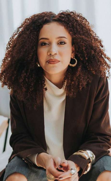 Retrato de Amanda Alves, entrevistada do material Mulheres em Vendas